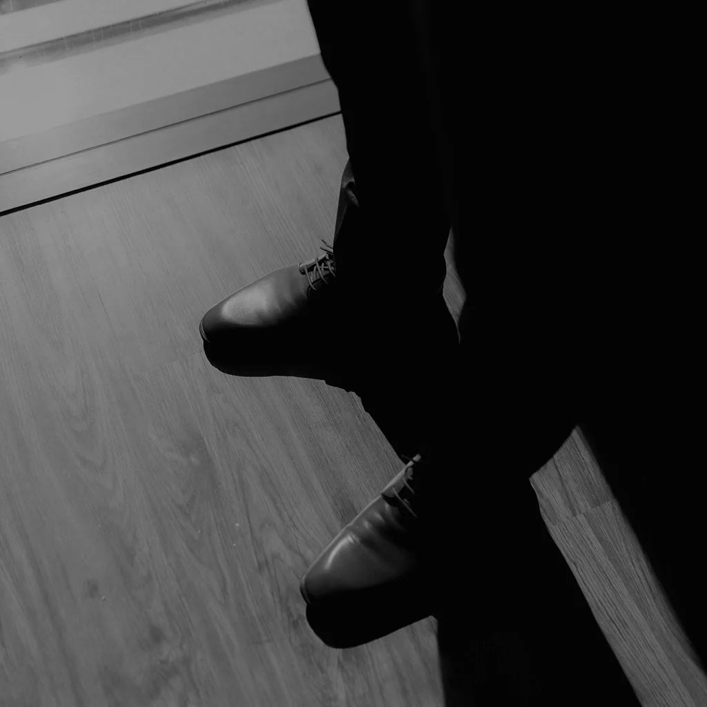 classic lace up shoes for men in black